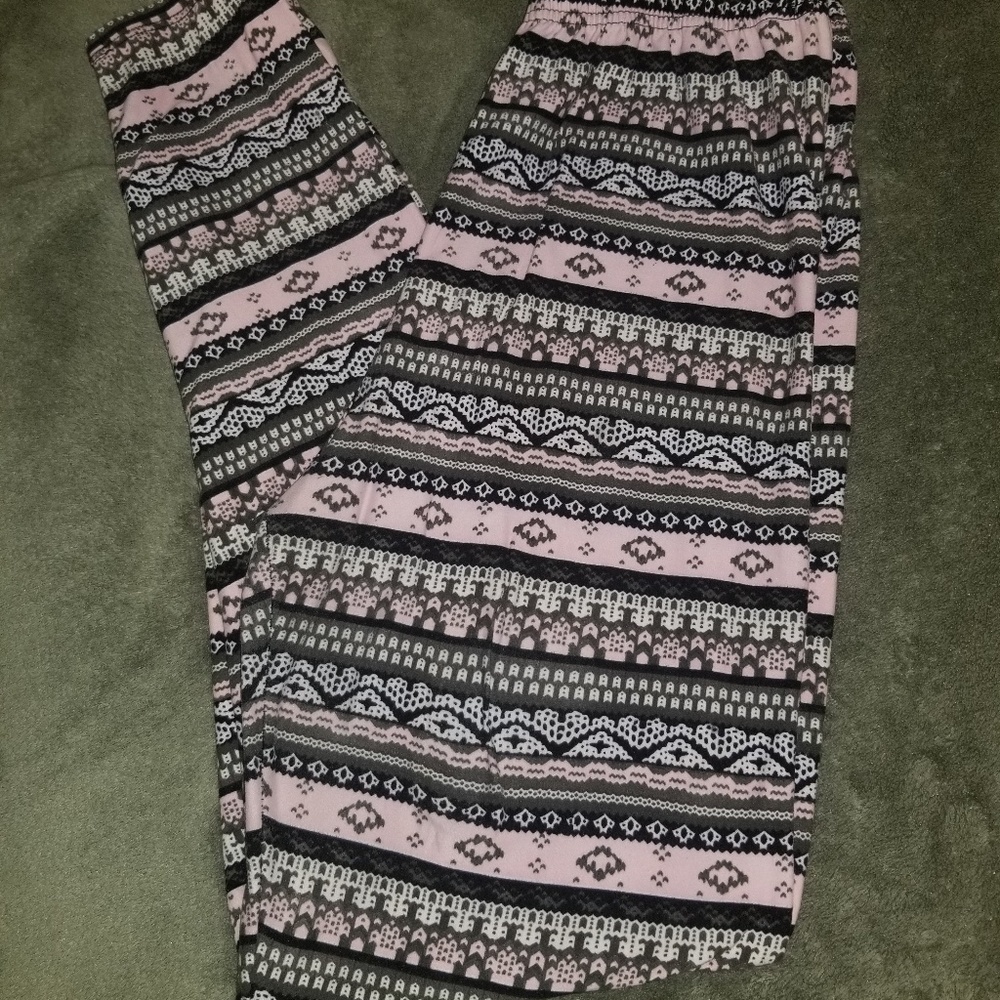 Agnes and Dora leggings
